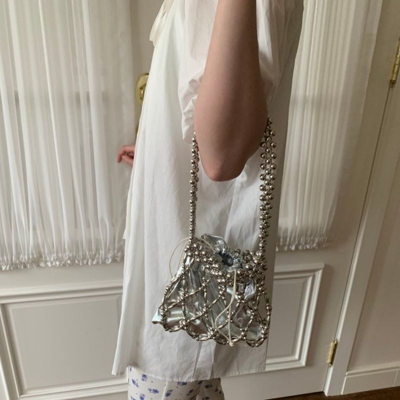 Borsa a secchiello piccola con perle super hot estiva per donna 2025, nuova borsa a tracolla intrecciata a mano_voghion.com