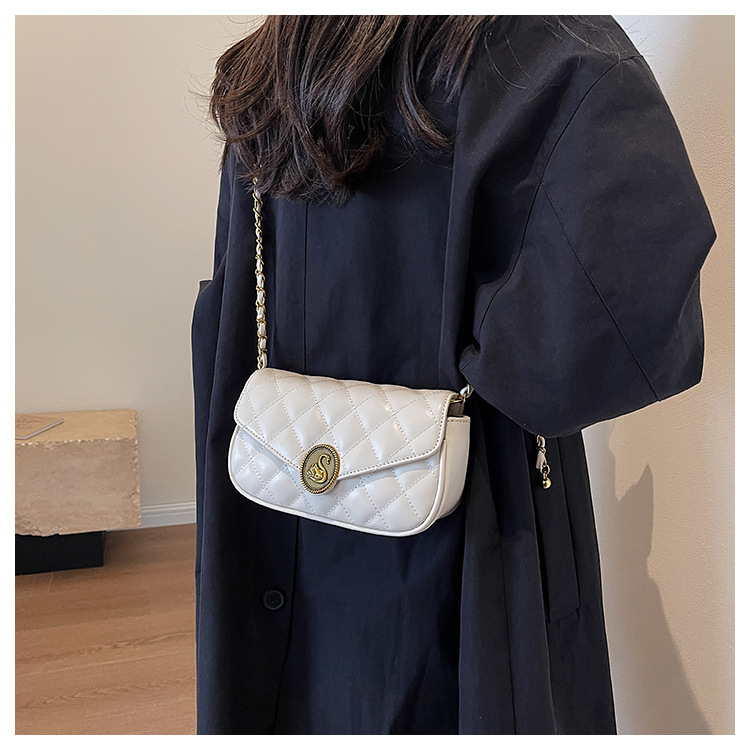 Borsa da donna Estate 2023 New High-end Sense French Niche Diamond Chain bag borsa a tracolla a tracolla all-match di moda_voghion.com