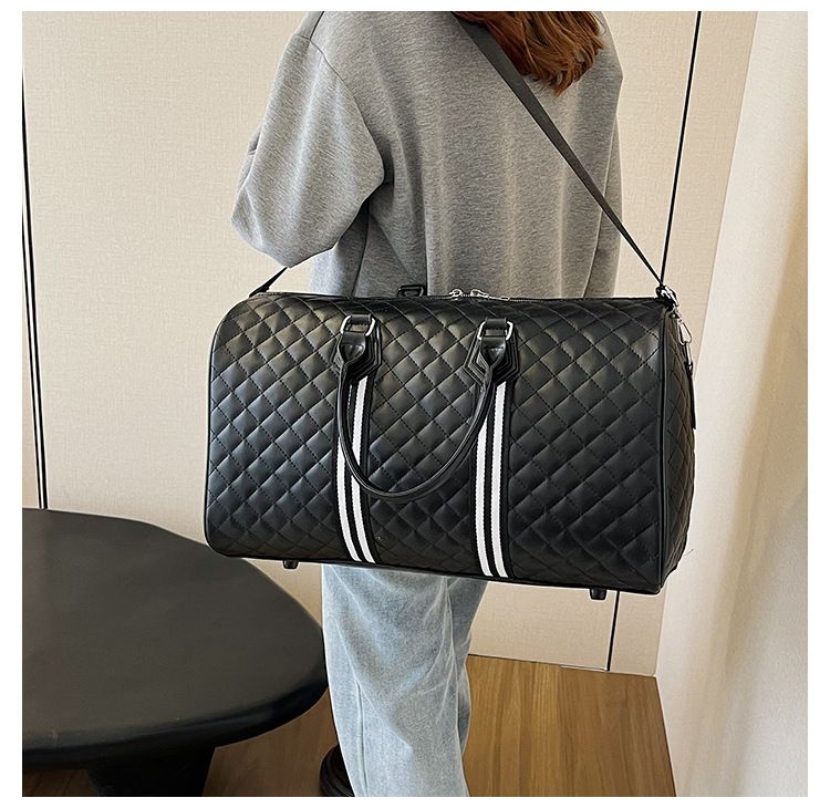 Borsone da viaggio in PU resistente con design impermeabile, grande capacità 20-35 litri, elegante borsa a tracolla multiuso per palestra, viaggi del fine settimana_voghion.com