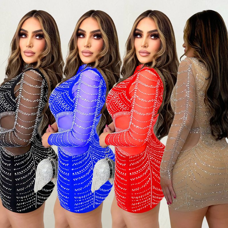 Abito da donna con gonna corta trasparente a maniche lunghe in maglia di diamanti caldi tinta unita_voghion.com