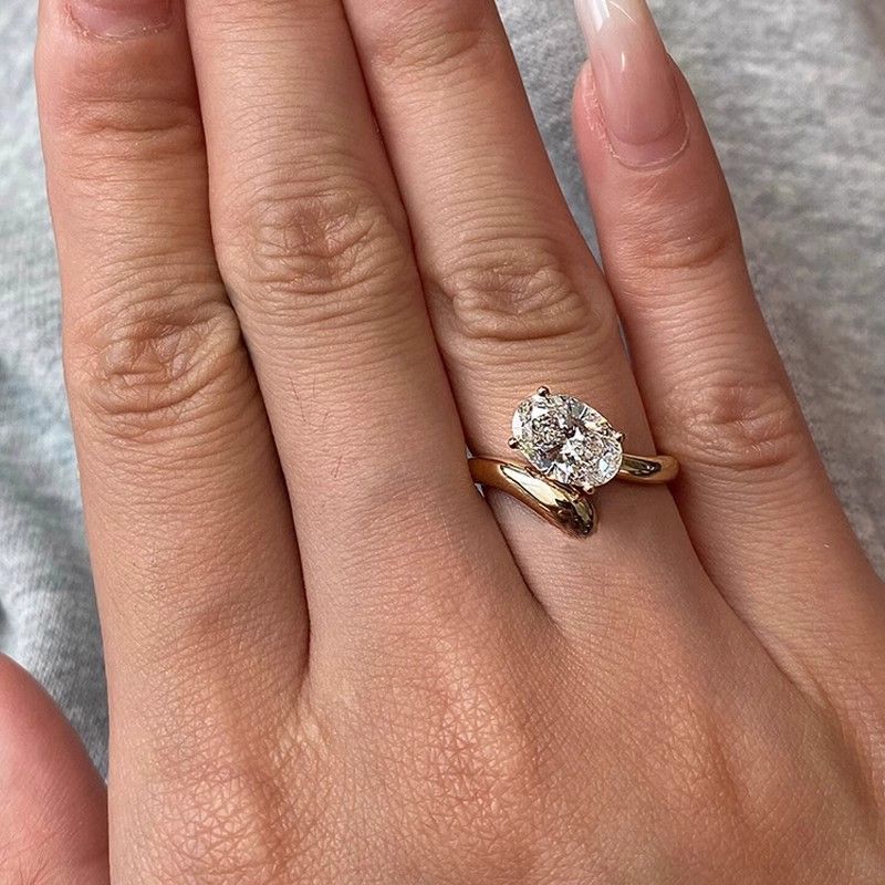 Kyyhkysenmuna-zirkoni naisille, hienostunut, niche-tyylinen, monipuolinen muotoilu, kevyt luksus, huippuluokan, etusormuksen sormus_voghion.com