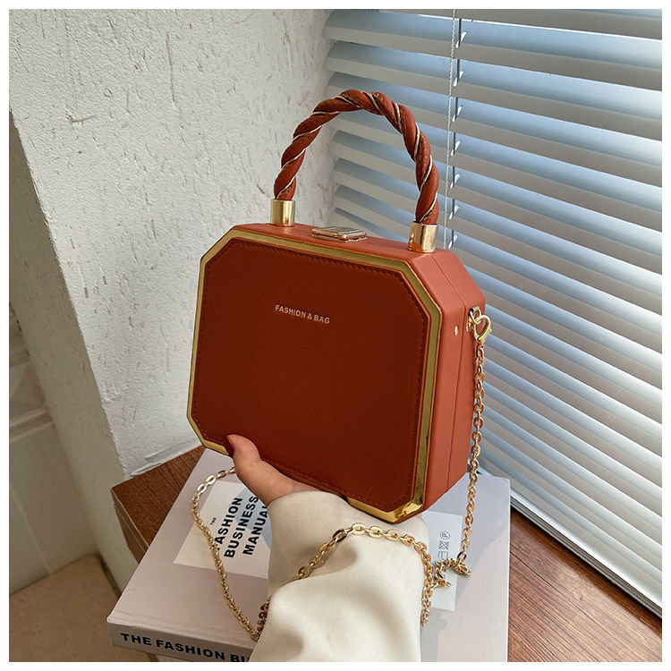 Borsa da donna: borsa a forma di scatola alla moda, semplice, versatile, Celebrity 2023 Nuova borsa a tracolla a catena squisita per donna_voghion.com