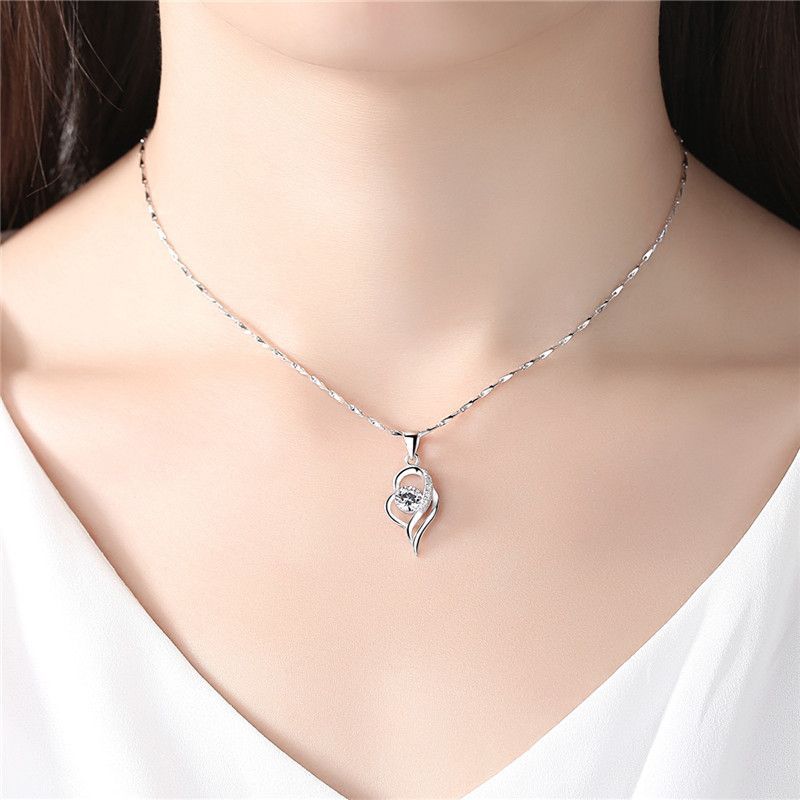 Pure Silver Necklace For Women New Heart-shaped Diamond Pendant Clavicle Chain Light Luxur Niche Design High-end_voghion.com