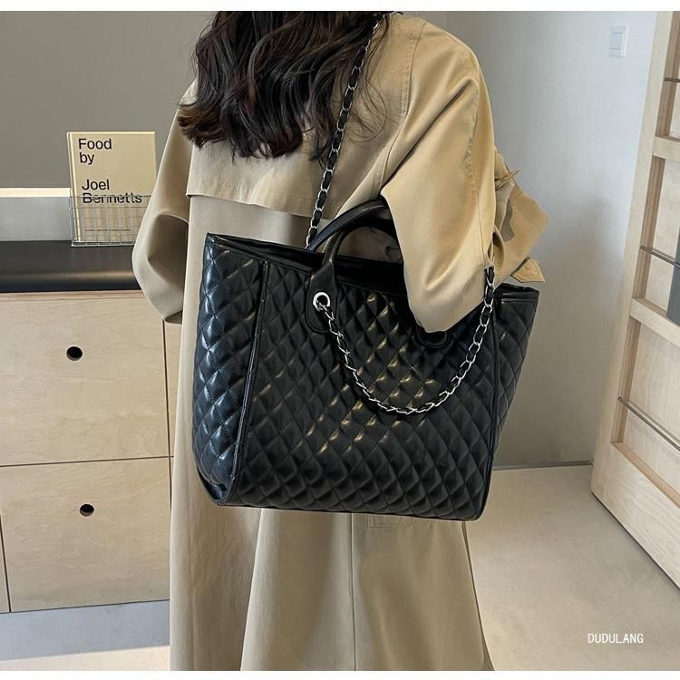 Women's Tote Bag Diamond Lattice Large Capacity Women's Bag Chain Bag Hand Bag Single Shoulder Commuter Style_voghion.com