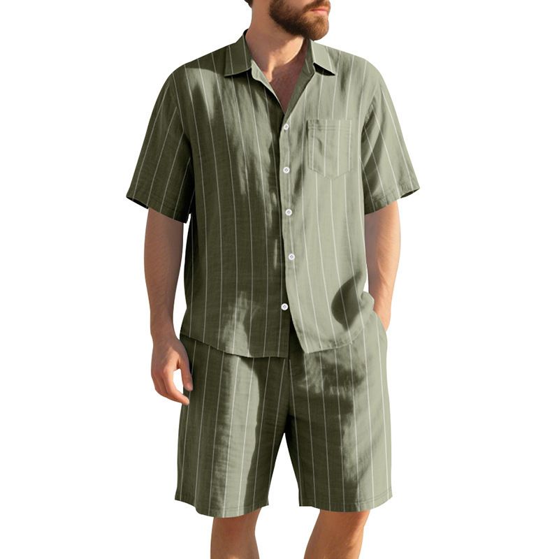 Completo da uomo con camicia a maniche corte a righe in lino e pantaloncini casual - Completo estivo traspirante per spiaggia e viaggi. Set da uomo_voghion.com