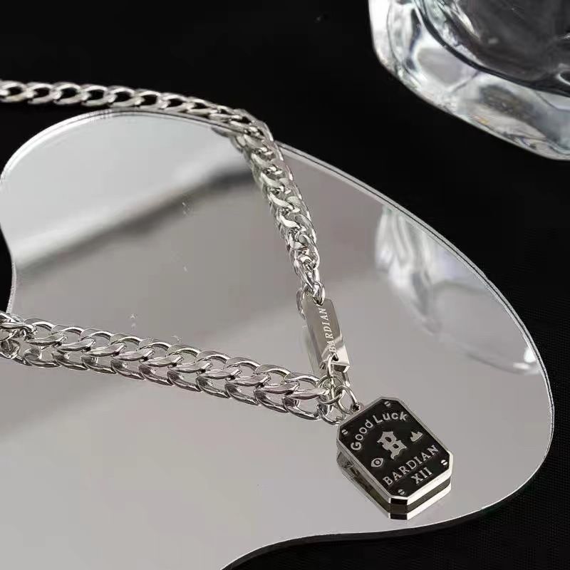 New Lucky Nameplate Titanium Steel Necklace Men, Minimalist Style, Light Luxury, Niche Sweater Chain, Personalized_voghion.com
