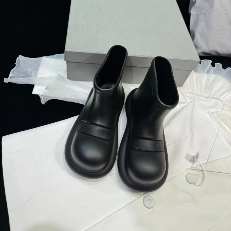 Guangzhou High Quality Star Same Style Macaron Candy Color Anti Slip Big Head Flat Bottom Short Tube Shoes Rain Boots_voghion.com