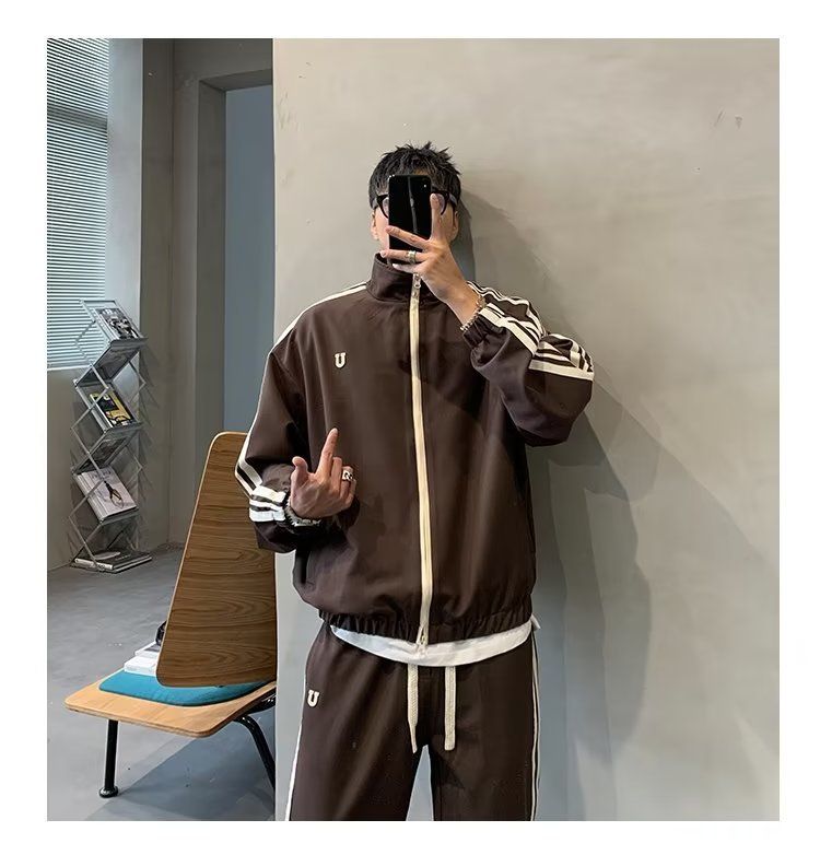 Herren-Set aus Kapuzenpullover und Jogginghose im Hong Kong-Stil mit überschnittenen Schultern – Übergroße Streetwear-Loungewear (Schwarz/Marineblau/Braun, M-3XL)_voghion.com