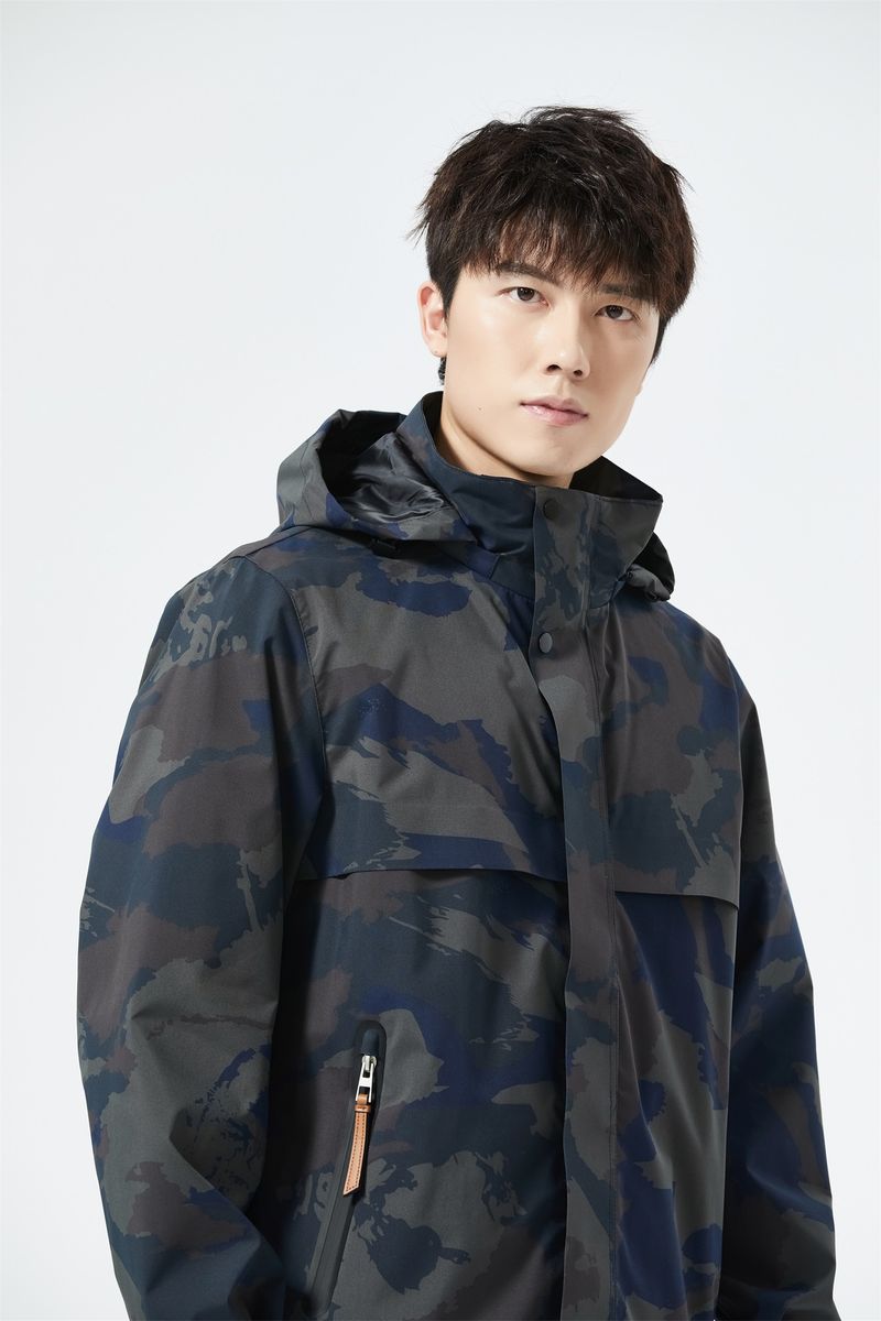 Men's 3-in-1 Waterproof Hiking Jacket With Detachable Down Liner - All-Season Windproof Shell For Mountaineering, Skiing & Urban Commute (Black/Camo)_voghion.com
