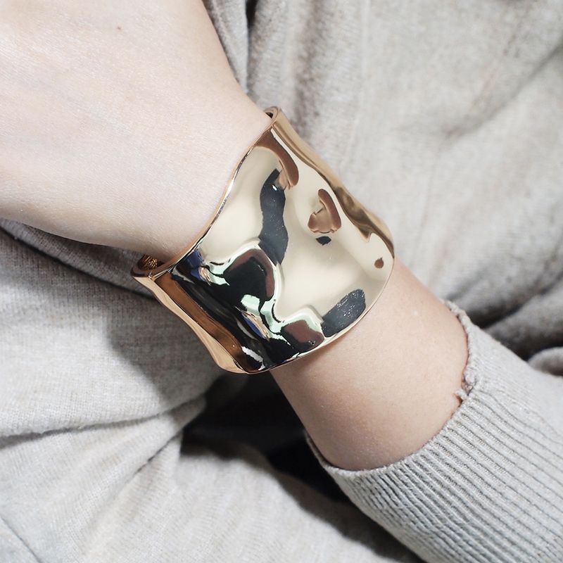 Pulsera chapada en oro de nuevo estilo, de metal grande, con borde ancho y diseño liso, joyería de moda para mujer._voghion.com