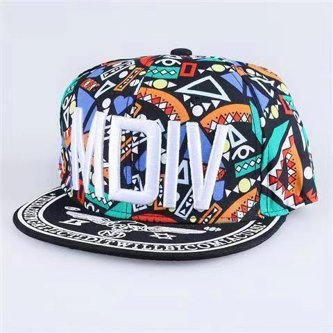 Modische Kombination mit bestickten Baseballkappen, Hip-Hop-Streetdance-Mützen mit flacher Krempe für Damen und Herren, perfekt passend zu Ihrem modischen Look._voghion.com