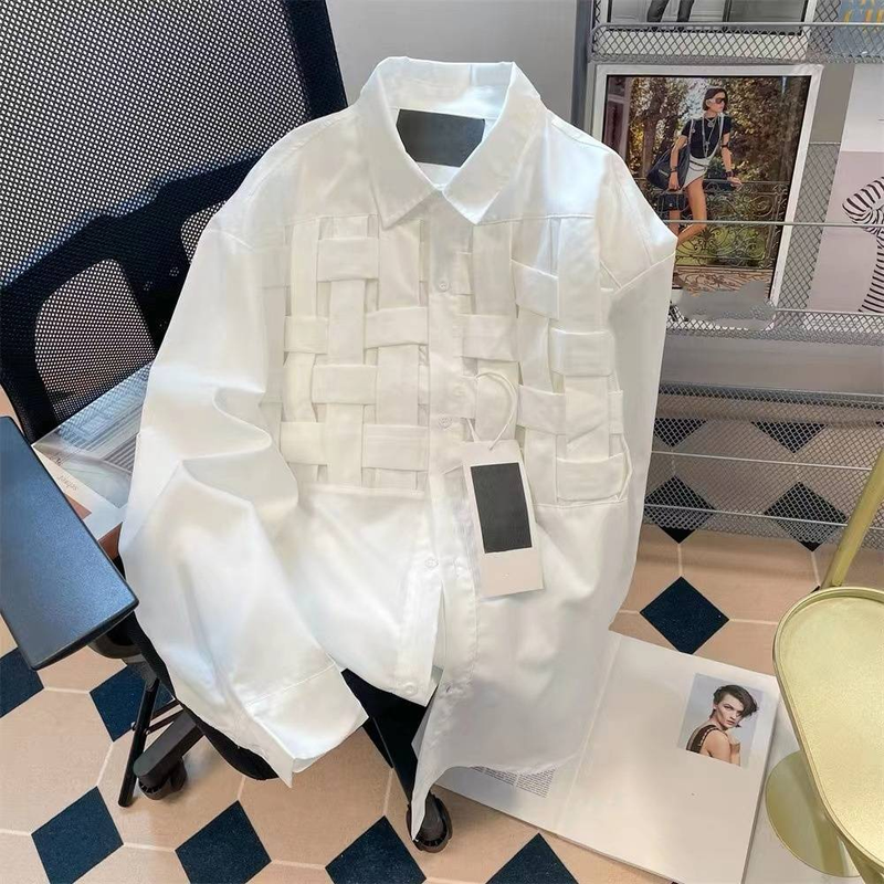 Damenbekleidung High-End-Nischendesign Weißes gewebtes Hemd Weiblicher Frühling und Herbst Neues Oberteil mit geraden Schultern_voghion.com