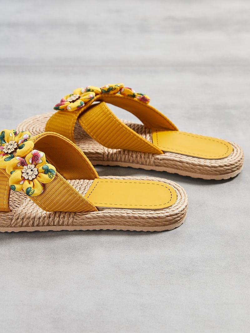 Scarpe da donna, nuove pantofole estive da donna, con una sola linea, con fondo in corda, tinta unita, tendenza moda, per interni ed esterni, con sei piccoli fiori._voghion.com
