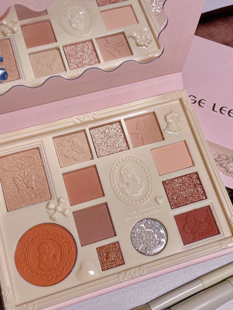 12 color lace eyeshadow tray Blush Highlight Contour Dream Goddess Makeup_voghion.com