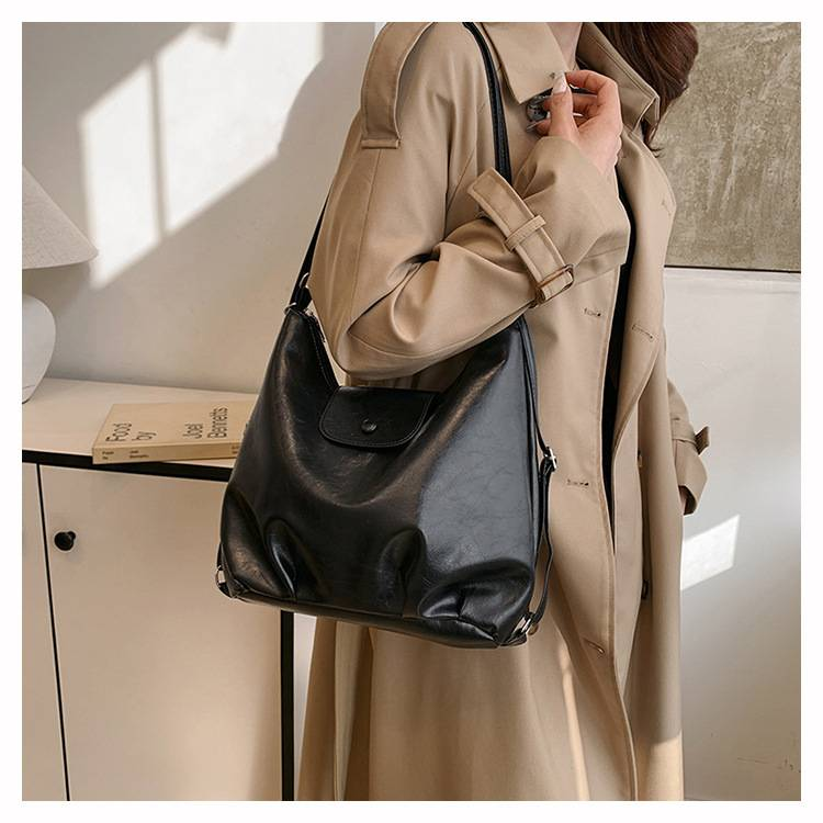 Small Tote Bag Female 2024 New Cross-border Retro College Style Shoulder Bag Large Capacity Shoulder Bag_voghion.com