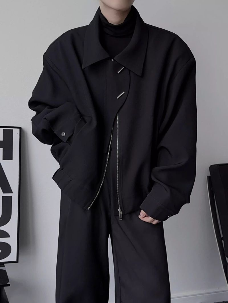 2025 Spring/Autumn New Loose Dark Style Design Wide Shoulder Flying Jacket For Men, Simple And Fashionable Flip Collar Short Long Sleeve Jacket_voghion.com
