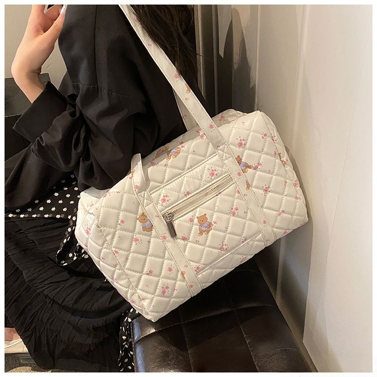 Stylish Oversized Tote Bag – Versatile Underarm Shoulder Bag For Women (White, Spacious Zip-Top, Soft PU Leather, Dual Straps)_voghion.com