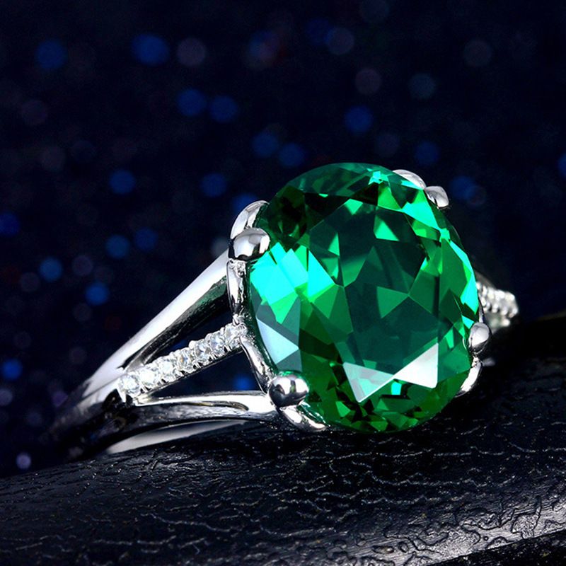 Platinierter Diamantring mit Smaragd-Edelstein-Intarsien in Form eines Gänseeis für Damen_voghion.com