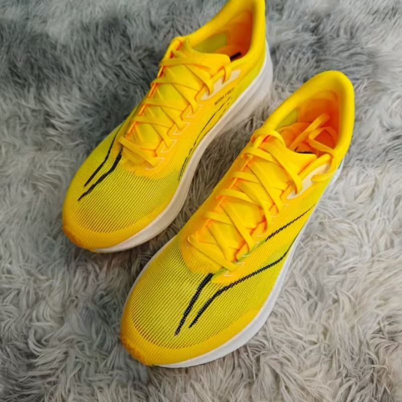 New Style Feidian 4C Carbon Plate For Boys Youth Speed Sports Red Rabbit Big Kids Spring Breathable Mesh Running Shoes_voghion.com