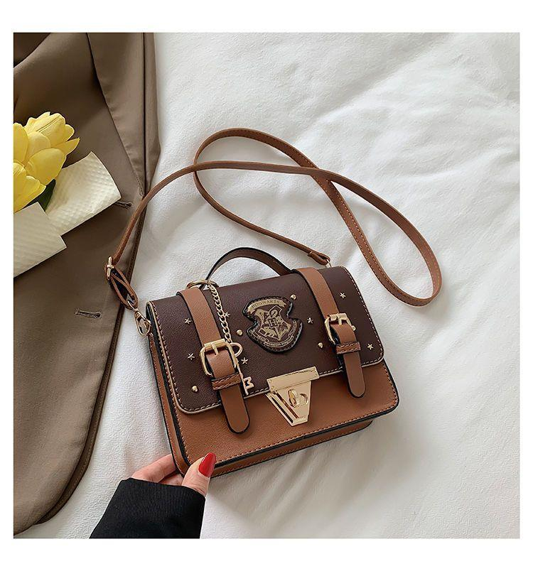 Borsa a tracolla a mano della Scuola di Magia e Stregoneria di Hogwarts dello stesso stile Borsa Cambridge Borsa a tracolla in stile britannico_voghion.com