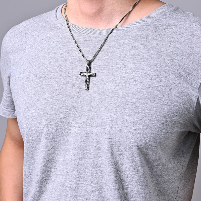 Collana da uomo con ciondolo a croce gotica in acciaio inossidabile - Catena in acciaio al titanio in stile punk rock per audaci dichiarazioni di moda_voghion.com