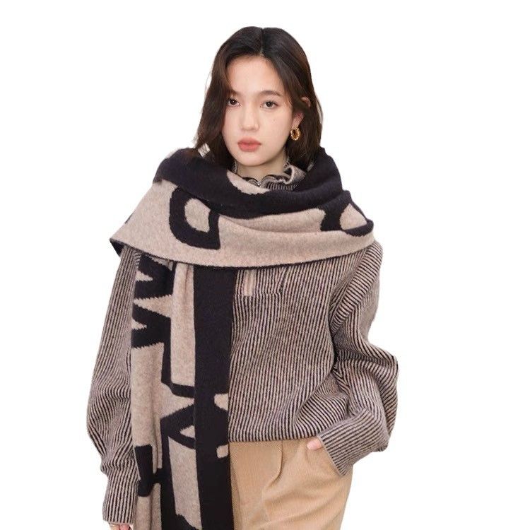 Winter atmosphere, light luxury, yak wool print design, contrasting color scarf, high-end and versatile shawl for women_voghion.com