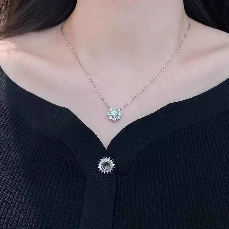 Halskette für Damen mit hochwertigem Sonnenblumen-Moissanit-Diamanten, V-Gold-Anhänger (anlaufgeschützt)_voghion.com