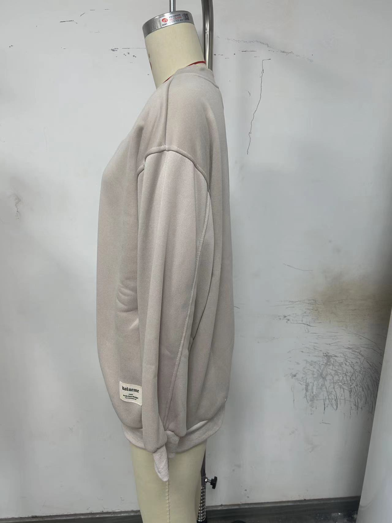 Felpa versatile a maniche lunghe con scollo a V, nuova collezione autunno inverno 2023, con adesivo transfrontaliero, ampia e europea e americana_voghion.com