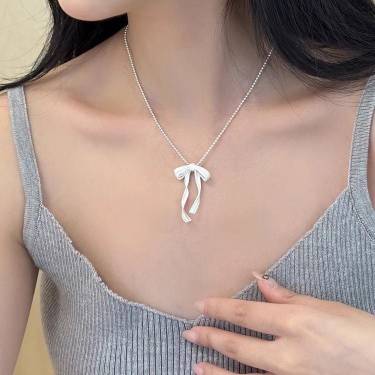 Light Luxury Niche High-End Silver Bow Necklace Pendant Summer New Versatile Collarbone Chain_voghion.com