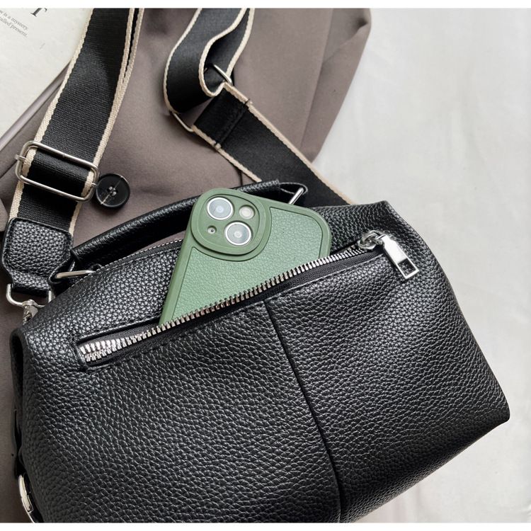 Fashionable pleated for women with multiple compartments, new personalized trendy crossbody bags, commuting casual_voghion.com