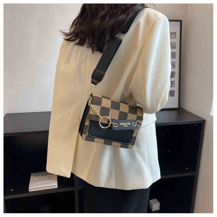2023 New Trendy Crossbody Bag: Texture, Niche Small Square Bag, Fashionable and Versatile, One-Shoulder Armpit Bag_voghion.com