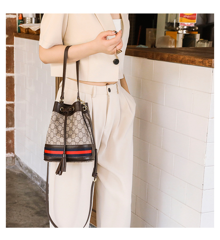 Women's bag bucket portable Messenger high-end drawstring autumn and summer bag_voghion.com