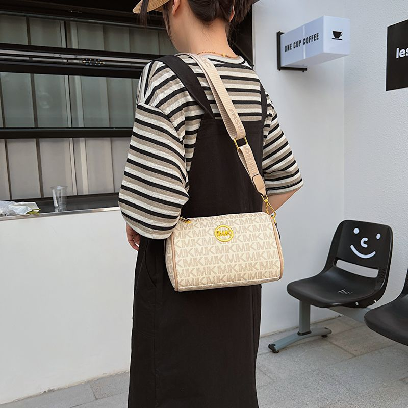 2024 New Advanced Texture Printed Crossbody Fashion Versatile Western Style Wide Strap Lady's Single Shoulder Bag_voghion.com