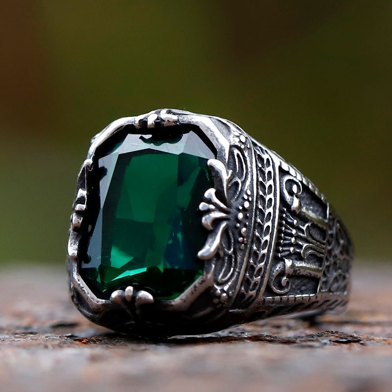 Vendite calde 2024 nuovi uomini in acciaio inossidabile moda corona totem con anello in zircone verde geometrico per gioielli da sposa per feste di anniversario_voghion.com