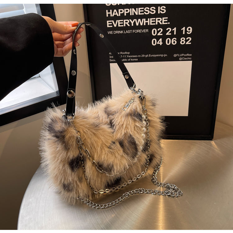 Autunno e inverno per le donne 223 Nuova moda catena coreana sotto le ascelle B Versatile tracolla portatile INS in peluche_voghion.com