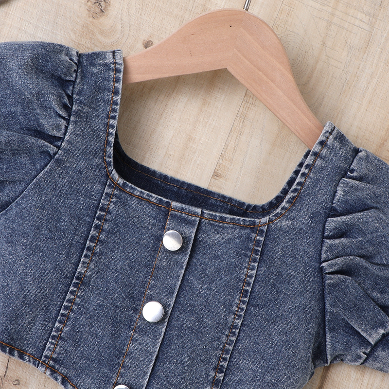 Babykleding Kinderjurk Zomers denim pak met geribde kraag, lantaarnmouwen en bloemendessin voor meisjes_voghion.com