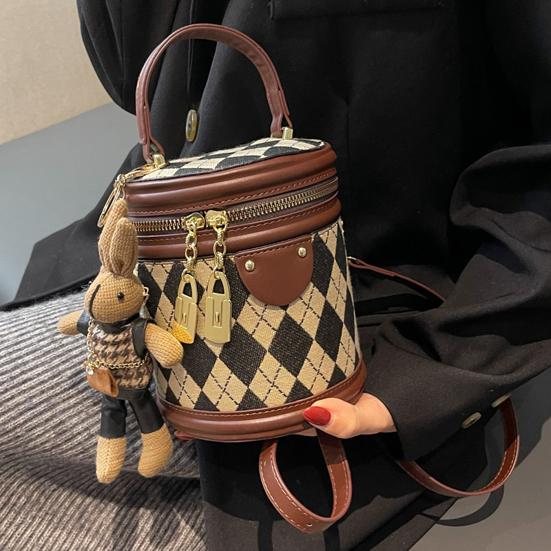 Ny hotsælgende retro alsidig lille taske til kvinders nye moderigtige lille crowd crossbody taske med tekstur Diamond Grid håndholdt bøttepose_voghion.com