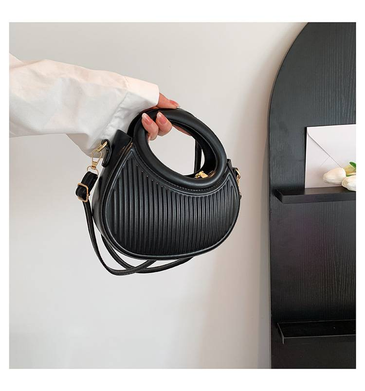 Mode Schwarz Nischendesign Französisch Gentle Lady Neuer Trend Pendler Date Handgehaltene One-Shoulder Cross-Body Damentasche_voghion.com