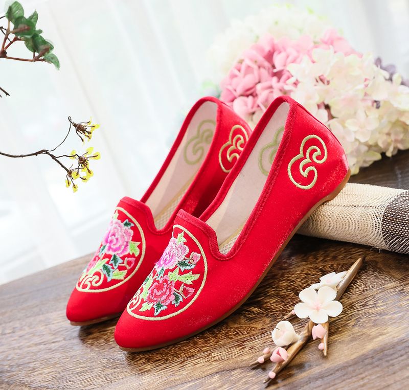 Chaussures de danse en soie brillante à bout pointu, style ancien, brodées, pour femmes_voghion.com