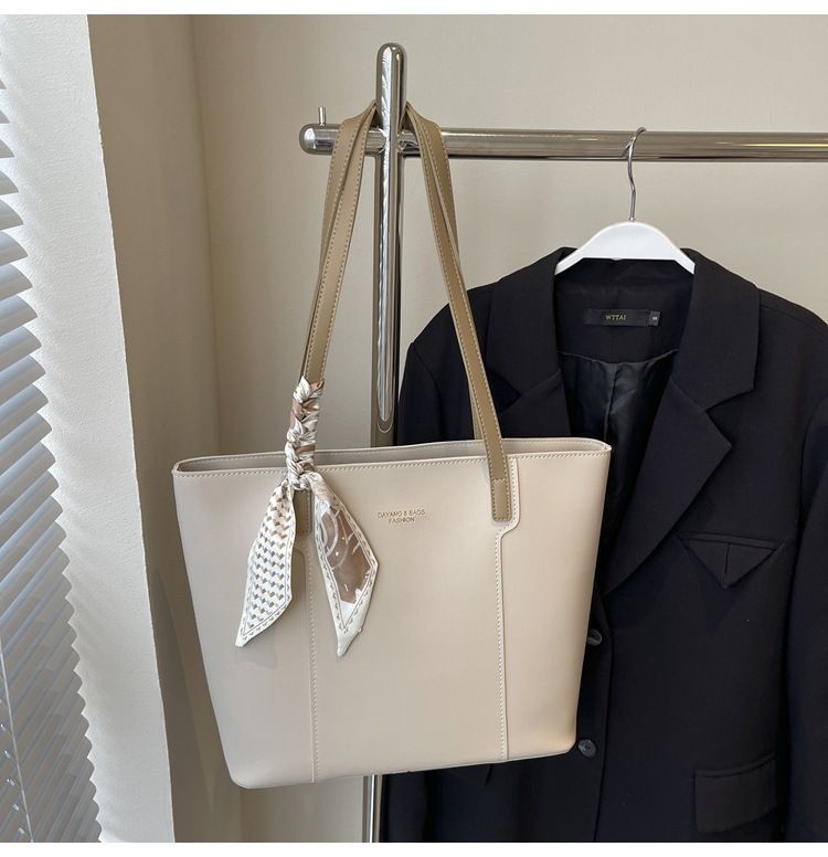 Women's Tote Bag Casual Versatile Shoulder Bag Large Capacity Commuter Underarm Bag_voghion.com