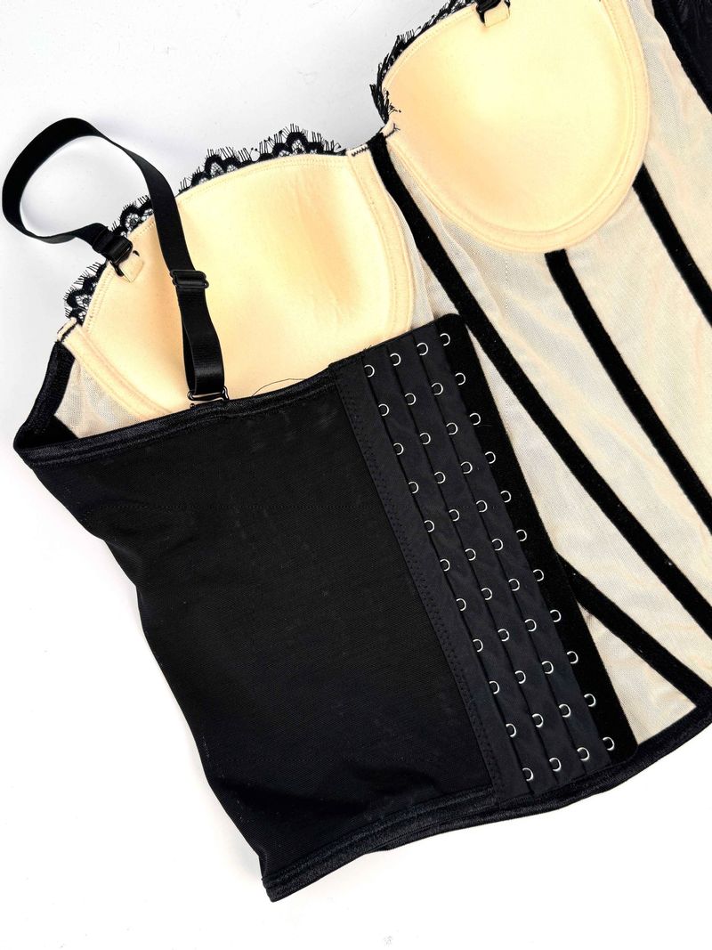Damenbekleidung Hot Girl Schwarze Spitze Innenträger High-End-Oberbekleidung Körperformender BH mit gerafftem Fischgrätenmuster_voghion.com