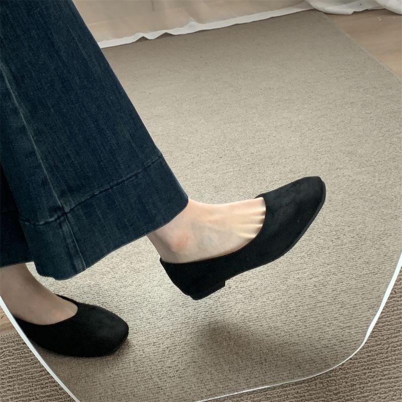 Flache Pendler Vielseitige Damen 2025 Frühling Herbst Neue Runde Zehen Schwarz Arbeitsschuhe Wildleder Flache Mund Loafers_voghion.com