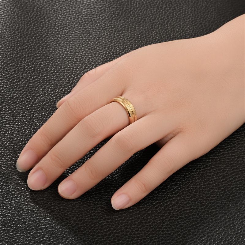 Nuovi accessori popolari: anello di coppia satinato a linea singola in acciaio inossidabile, anello in acciaio al titanio europeo e americano, gioielli fatti a mano in versione coreana_voghion.com