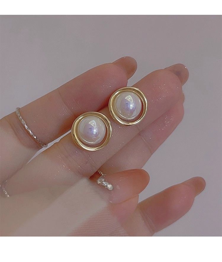 Retro parel oorbellen voor vrouwen in 2025, een nieuw populair model, prachtige en kleine temperament oorbellen, hoogwaardige veelzijdige oorbellen voor vrouwen_voghion.com