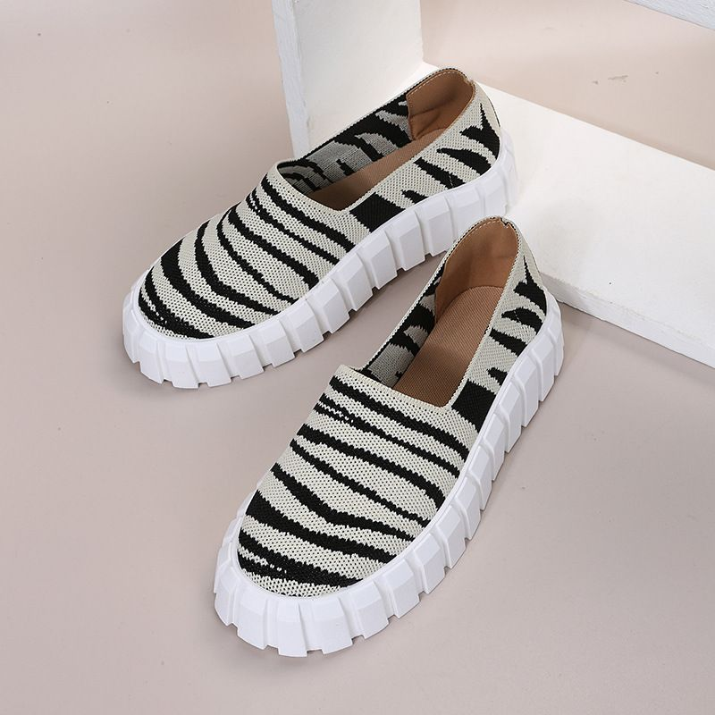 Moda europeia e americana, malha de contraste de cor grande, sapato único respirável, sola plana e grossa, sapatos casuais_voghion.com