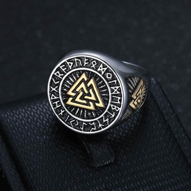 Keltischer Knoten Ring für Herren mit nordischem Wikinger-Dreieckssymbol Valknut_voghion.com