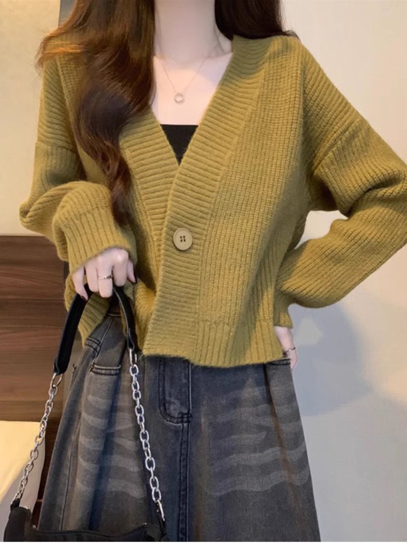 2024 nuova giacca corta in maglia rossa con scollo a V da donna in inverno, abbinata a cardigan lavorati a maglia per pigri outfit autunnali_voghion.com