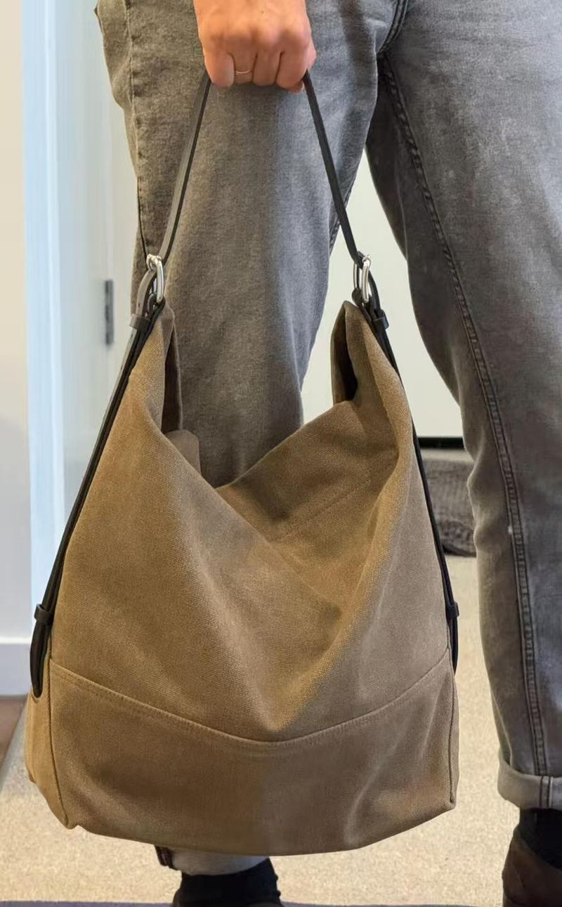 2025 New Canvas Large Capacity Unisex Tote Underarm Shoulder Multifunctional Commuter Bag_voghion.com