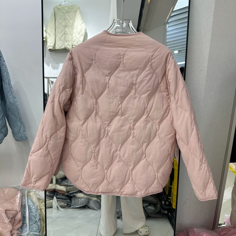 2024 Winter New Korean Edition Lightweight Warm Fashion Short Down Jacket Women's Diamond Grid Small Man_voghion.com