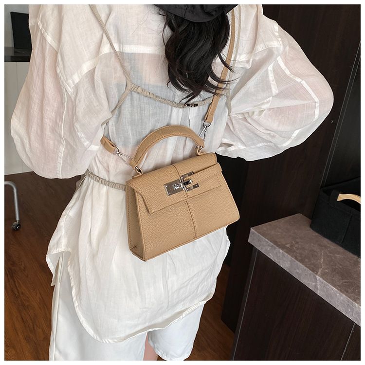 2025 neue einfache Retro-Damentasche Mode lässig Handheld Crossbody kleine quadratische Tasche Pendlertasche_voghion.com